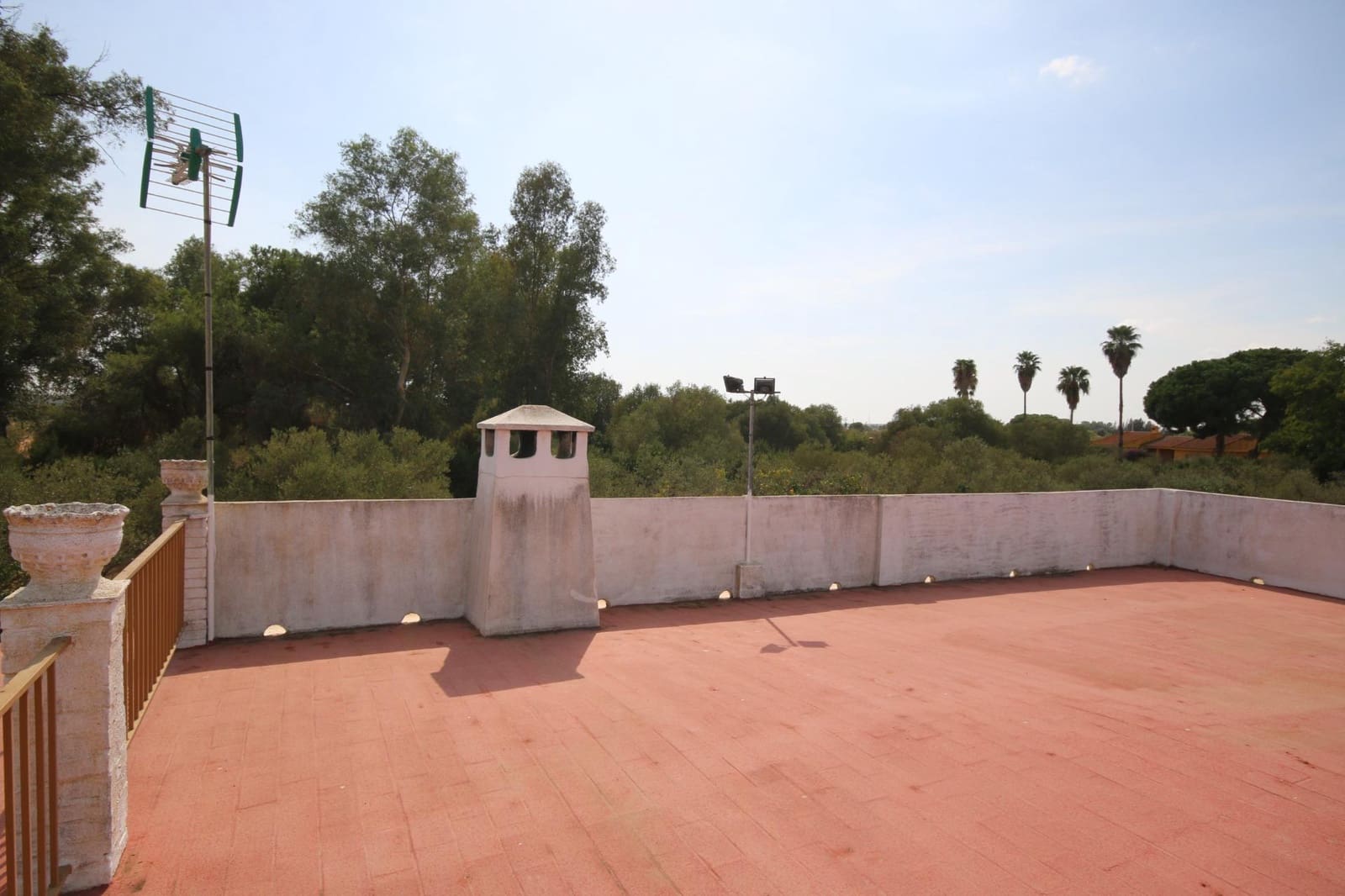 5 bedroom Villa for sale in Gibraleon with pool garage - € 290,000 (Ref: 10159834)