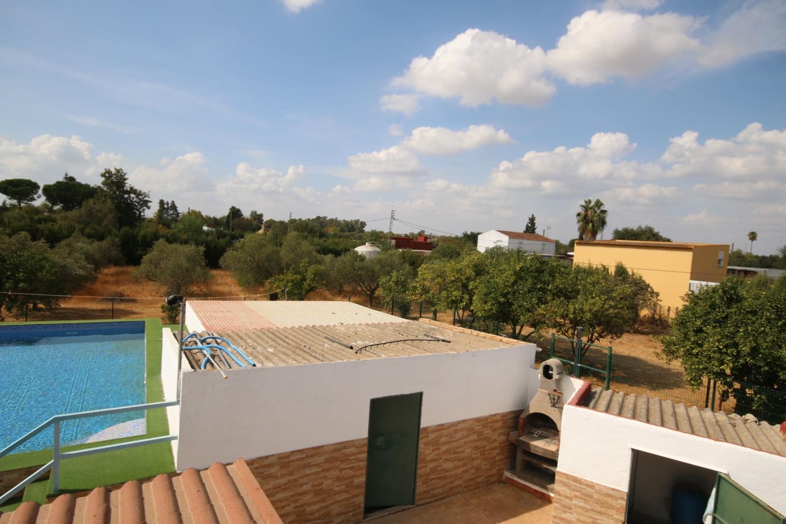 5 bedroom Villa for sale in Gibraleon with pool garage - € 290,000 (Ref: 10159834)