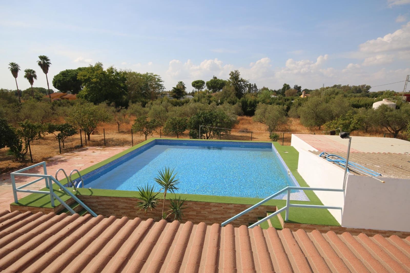5 bedroom Villa for sale in Gibraleon with pool garage - € 290,000 (Ref: 10159834)