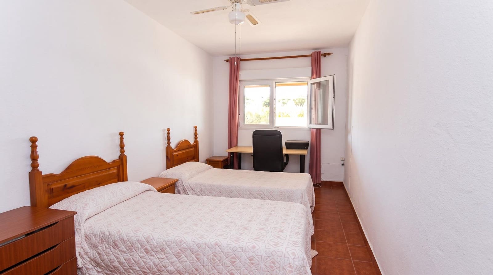 5 bedroom Villa for sale in Gibraleon with pool garage - € 290,000 (Ref: 10159834)