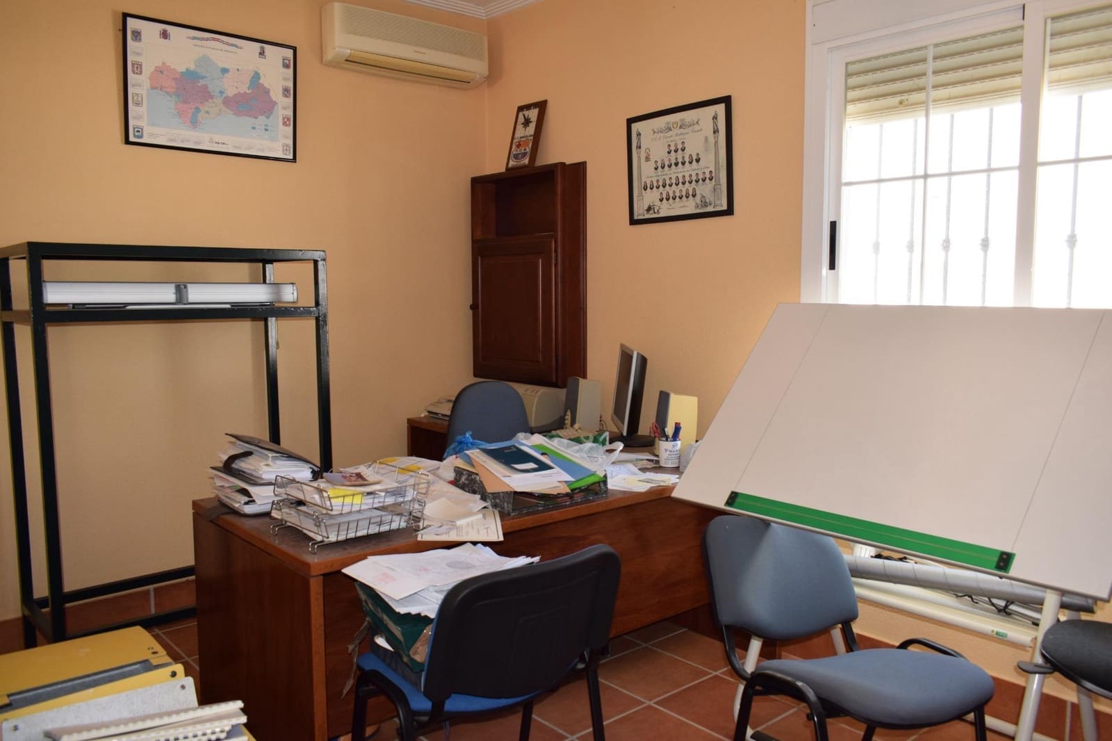 Kontor til salg i San Bartolome de la Torre - € 45.000 (Ref: 7808063)