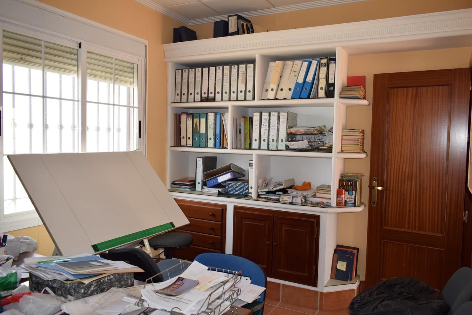 Kontor til salg i San Bartolome de la Torre - € 45.000 (Ref: 7808063)