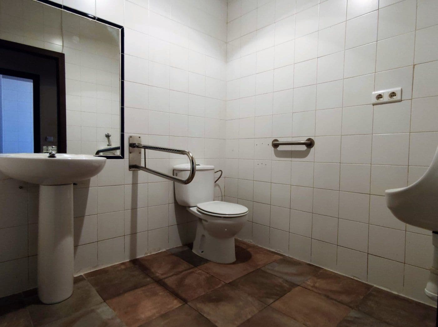 Commercial for sale in Ayamonte - € 124,900 (Ref: 7808066)