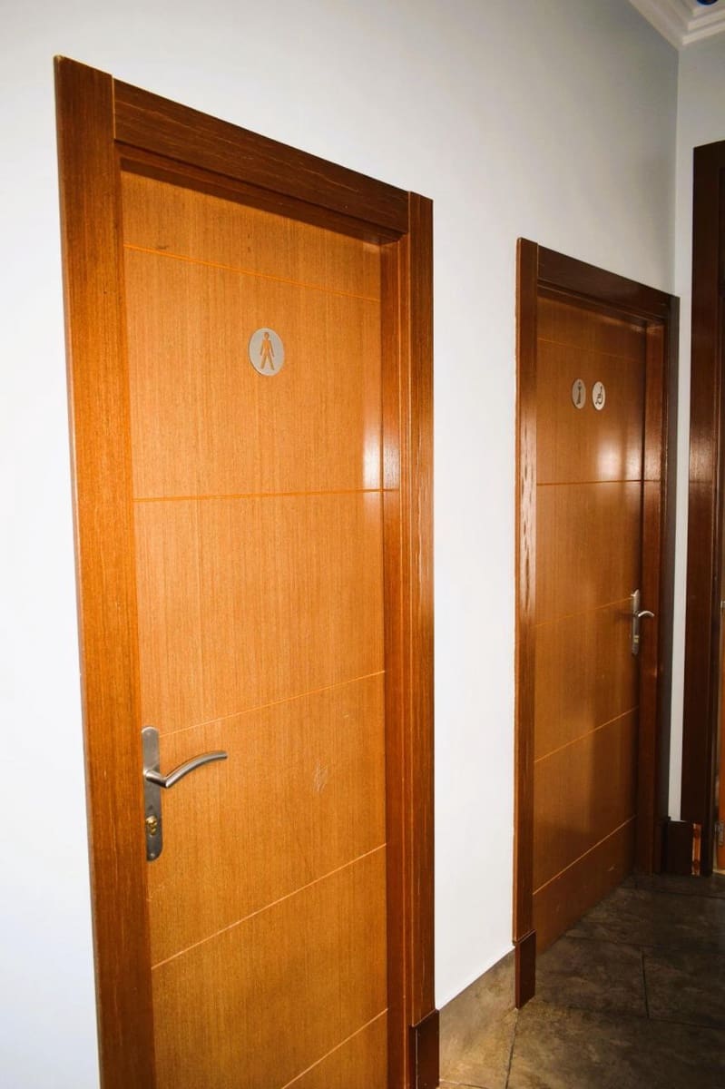 12 soveværelse Guesthouse/B & B til salg i San Bartolome de la Torre - € 800.000 (Ref: 7808088)