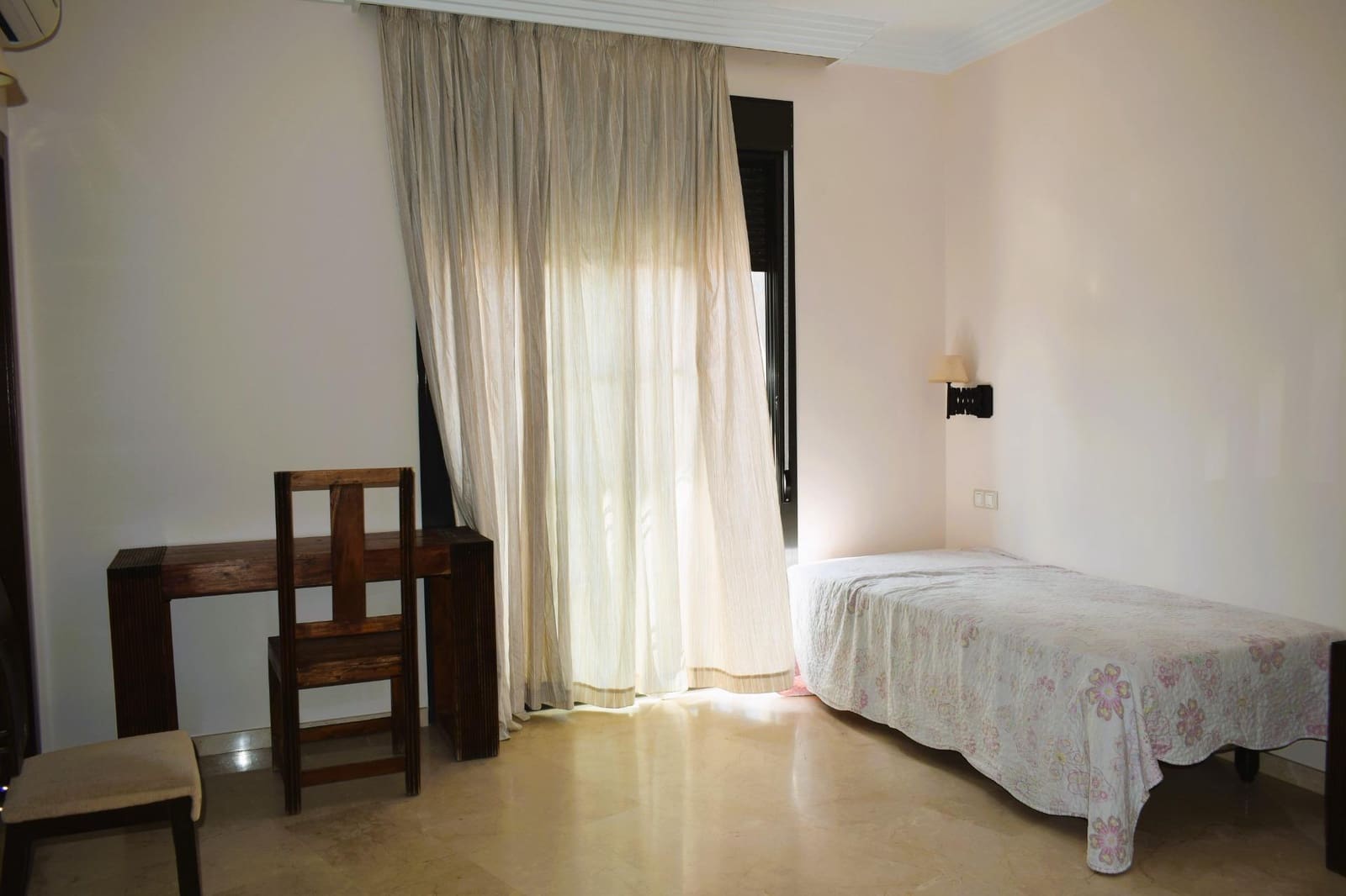 12 soveværelse Guesthouse/B & B til salg i San Bartolome de la Torre - € 800.000 (Ref: 7808088)