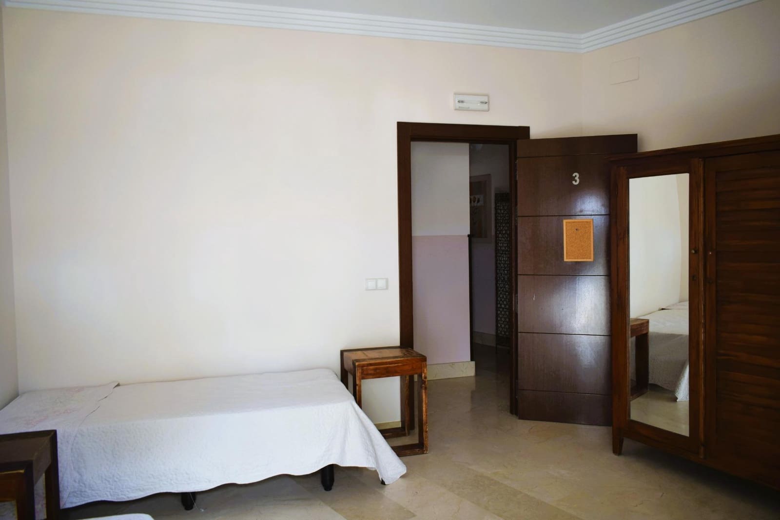 12 soveværelse Guesthouse/B & B til salg i San Bartolome de la Torre - € 800.000 (Ref: 7808088)