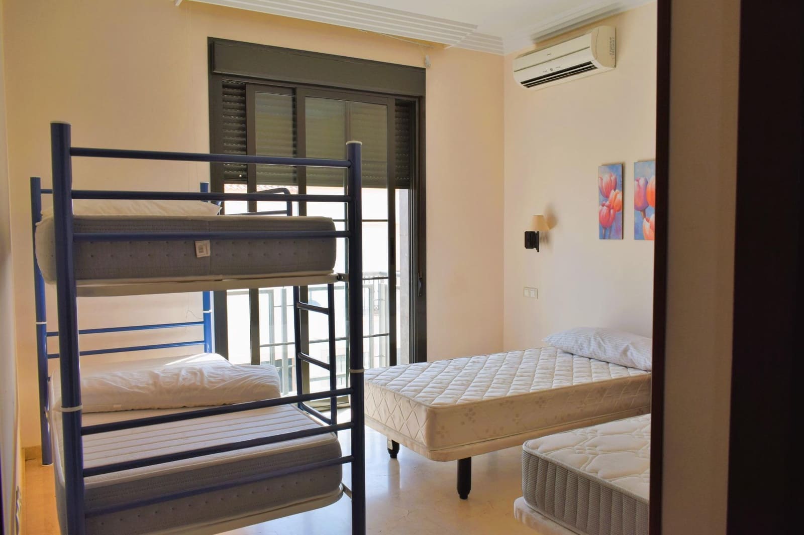 12 soveværelse Guesthouse/B & B til salg i San Bartolome de la Torre - € 800.000 (Ref: 7808088)