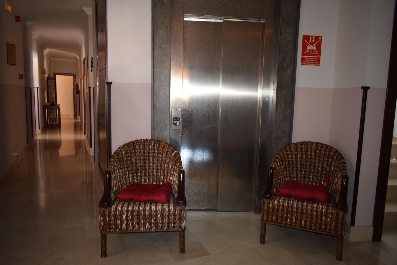 12 soveværelse Guesthouse/B & B til salg i San Bartolome de la Torre - € 800.000 (Ref: 7808088)