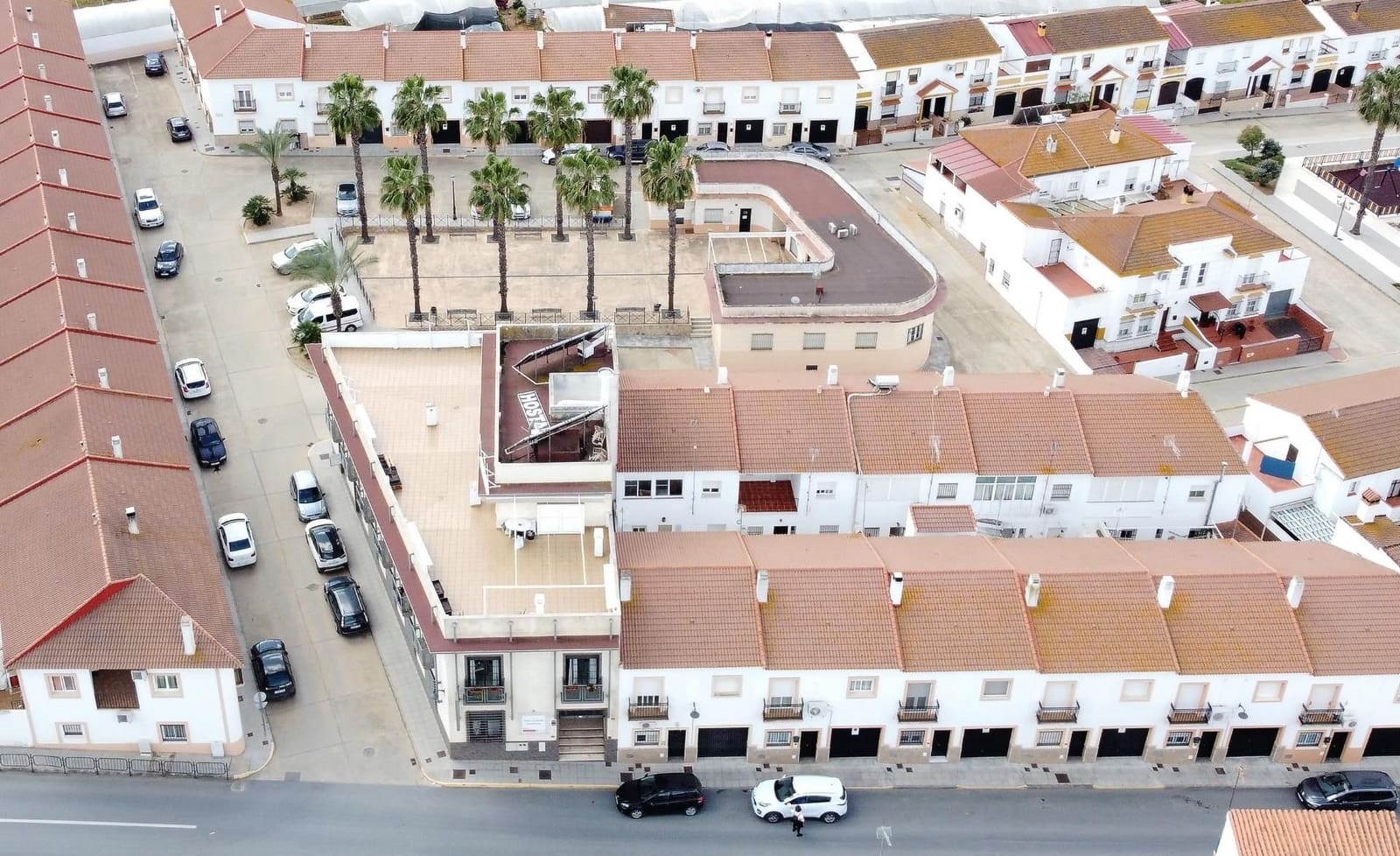 12 soveværelse Guesthouse/B & B til salg i San Bartolome de la Torre - € 800.000 (Ref: 7808088)
