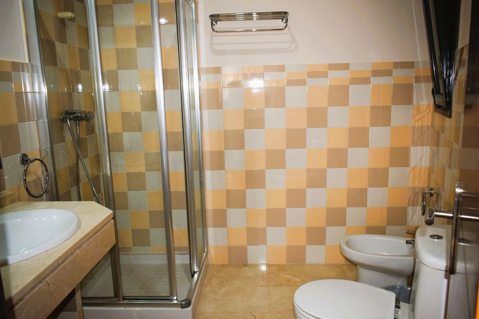 12 soveværelse Guesthouse/B & B til salg i San Bartolome de la Torre - € 800.000 (Ref: 7808088)