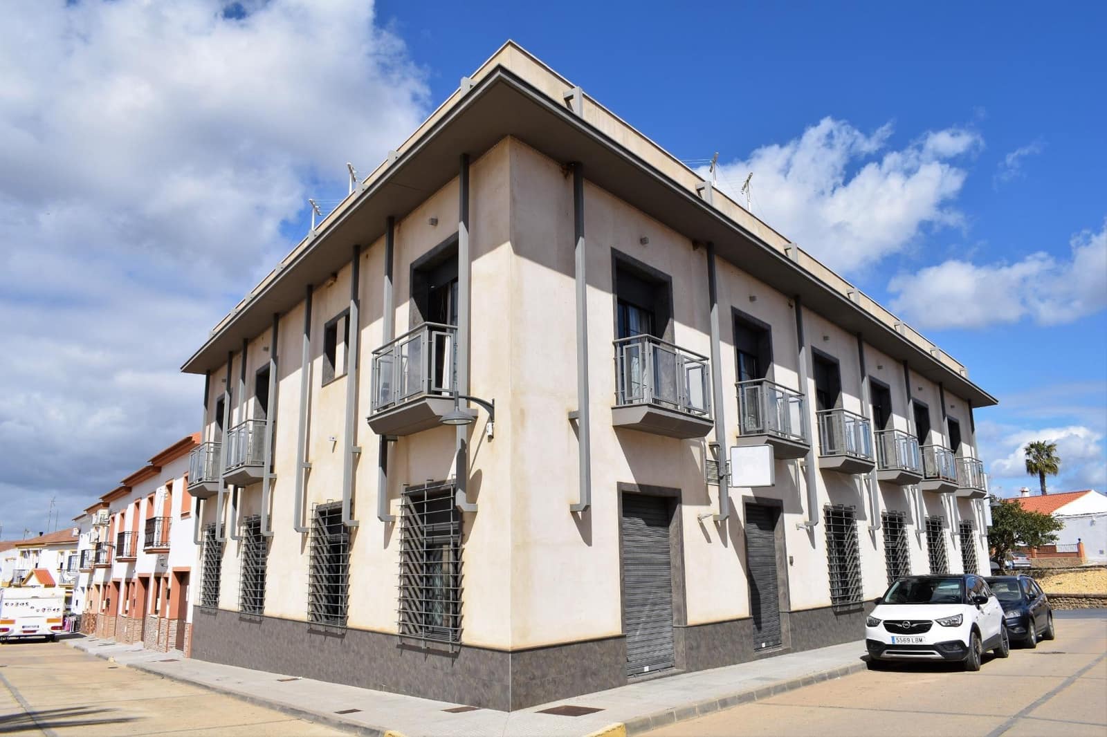 12 soveværelse Guesthouse/B & B til salg i San Bartolome de la Torre - € 800.000 (Ref: 7808088)