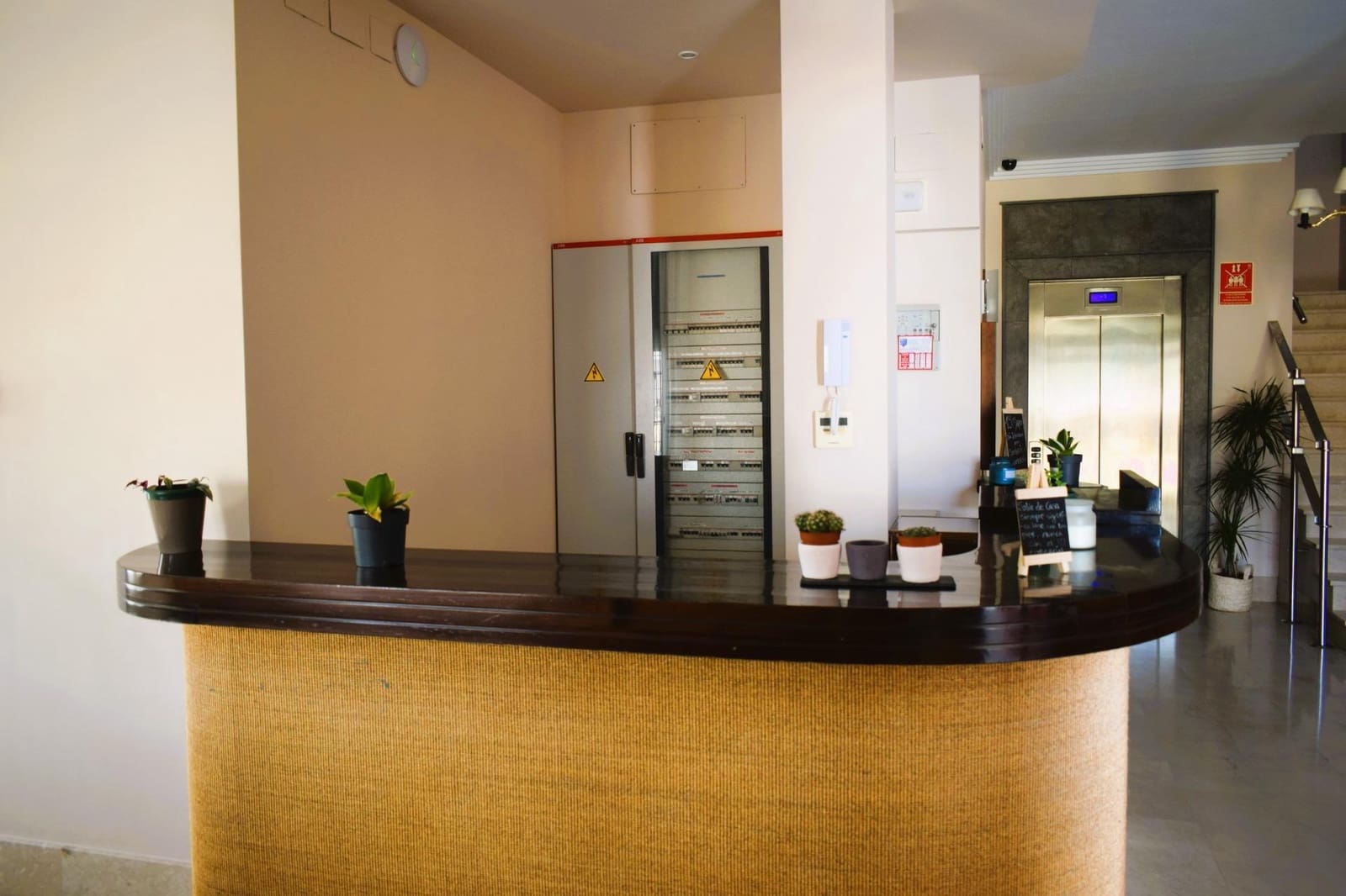 12 soveværelse Guesthouse/B & B til salg i San Bartolome de la Torre - € 800.000 (Ref: 7808088)