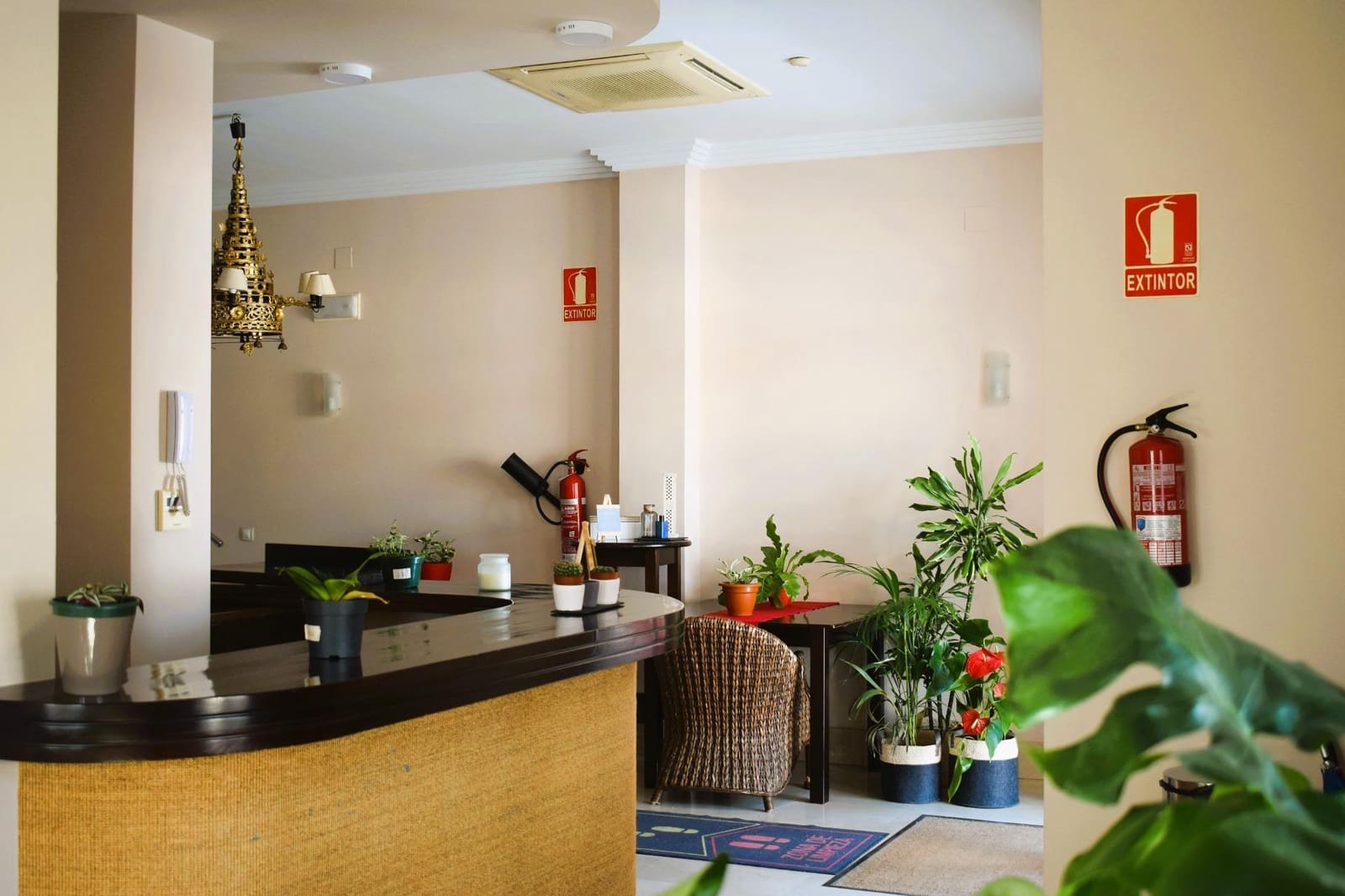 12 soveværelse Guesthouse/B & B til salg i San Bartolome de la Torre - € 800.000 (Ref: 7808088)