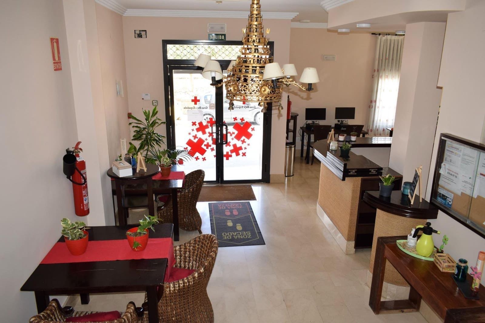 12 soveværelse Guesthouse/B & B til salg i San Bartolome de la Torre - € 800.000 (Ref: 7808088)