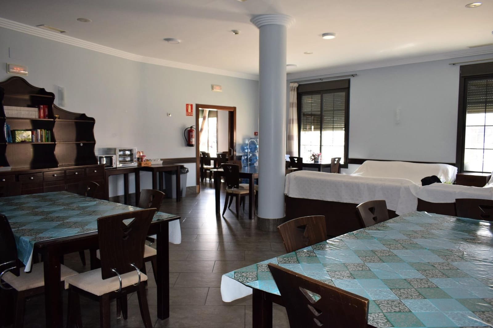 12 soveværelse Guesthouse/B & B til salg i San Bartolome de la Torre - € 800.000 (Ref: 7808088)