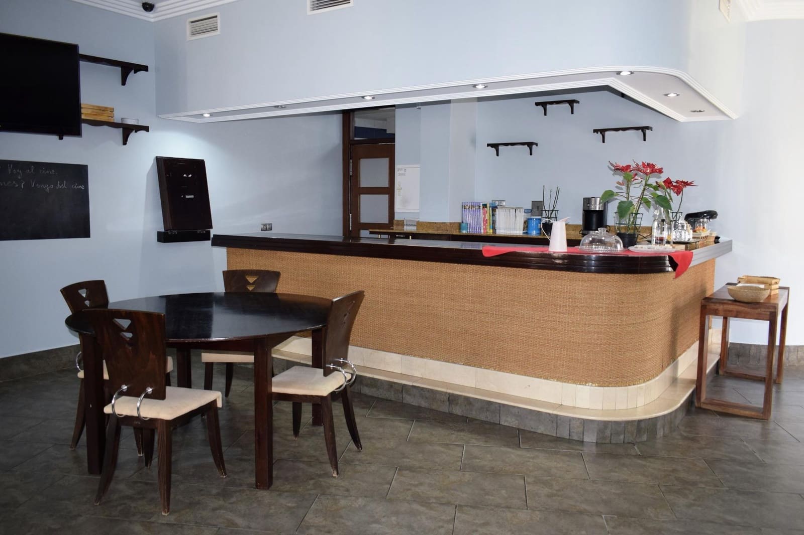 12 soveværelse Guesthouse/B & B til salg i San Bartolome de la Torre - € 800.000 (Ref: 7808088)