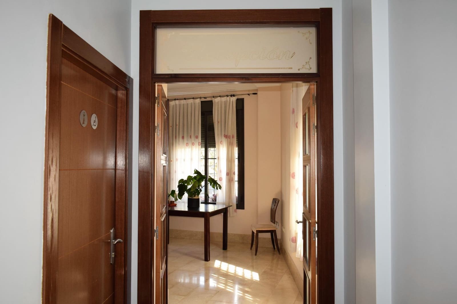 12 soveværelse Guesthouse/B & B til salg i San Bartolome de la Torre - € 800.000 (Ref: 7808088)