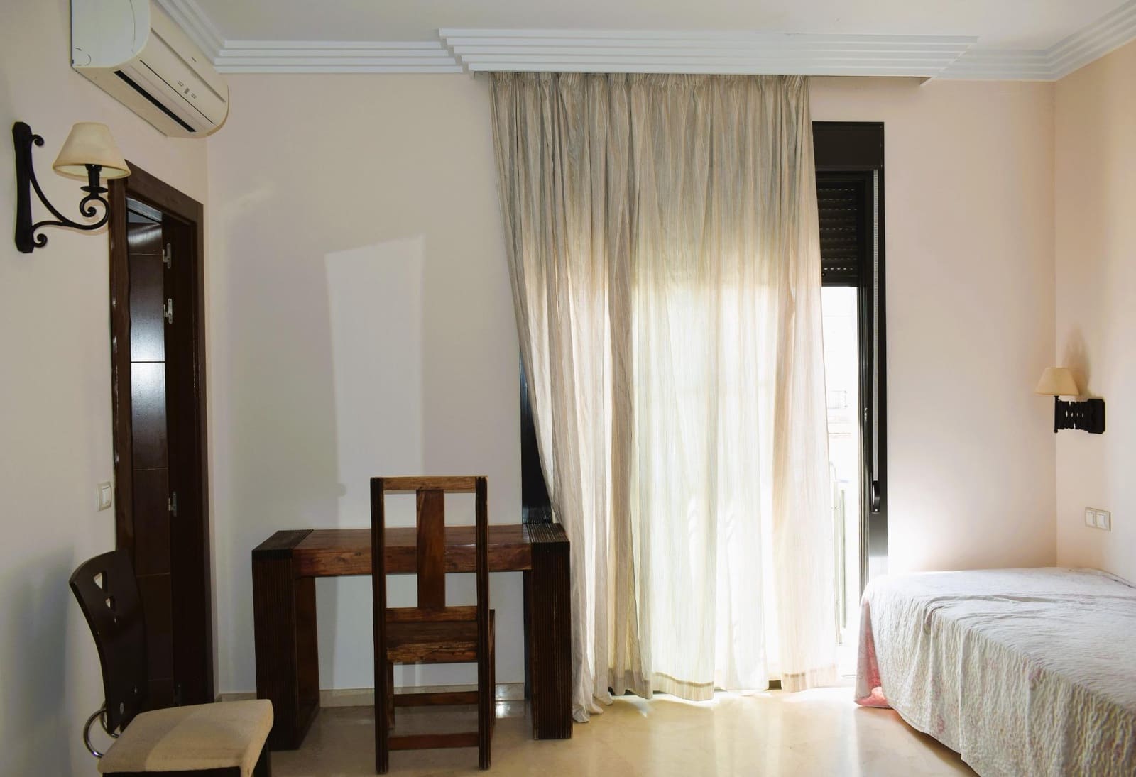 12 soveværelse Guesthouse/B & B til salg i San Bartolome de la Torre - € 800.000 (Ref: 7808088)