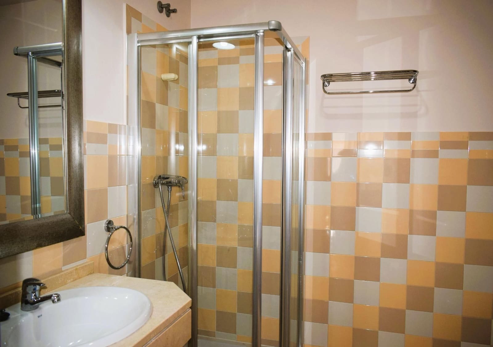 12 soveværelse Guesthouse/B & B til salg i San Bartolome de la Torre - € 800.000 (Ref: 7808088)