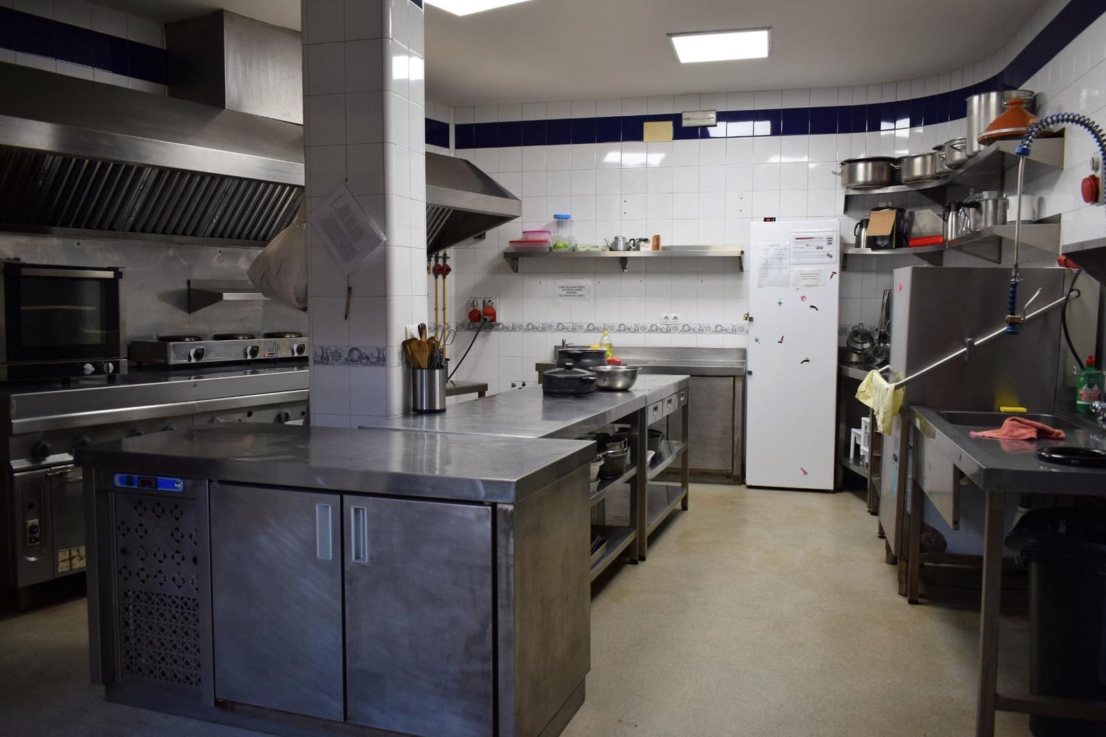 12 soveværelse Guesthouse/B & B til salg i San Bartolome de la Torre - € 800.000 (Ref: 7808088)