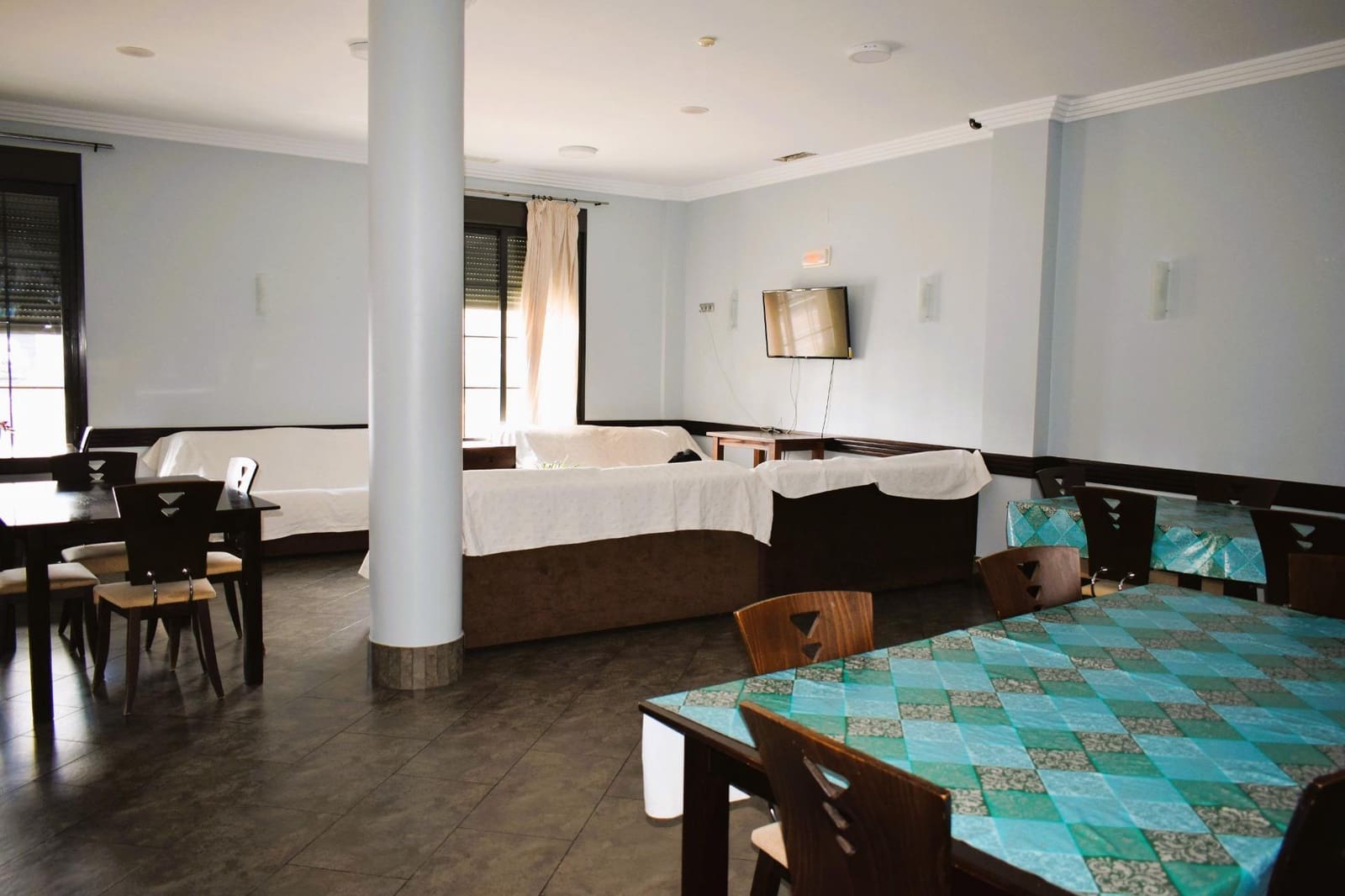 12 soveværelse Guesthouse/B & B til salg i San Bartolome de la Torre - € 800.000 (Ref: 7808088)