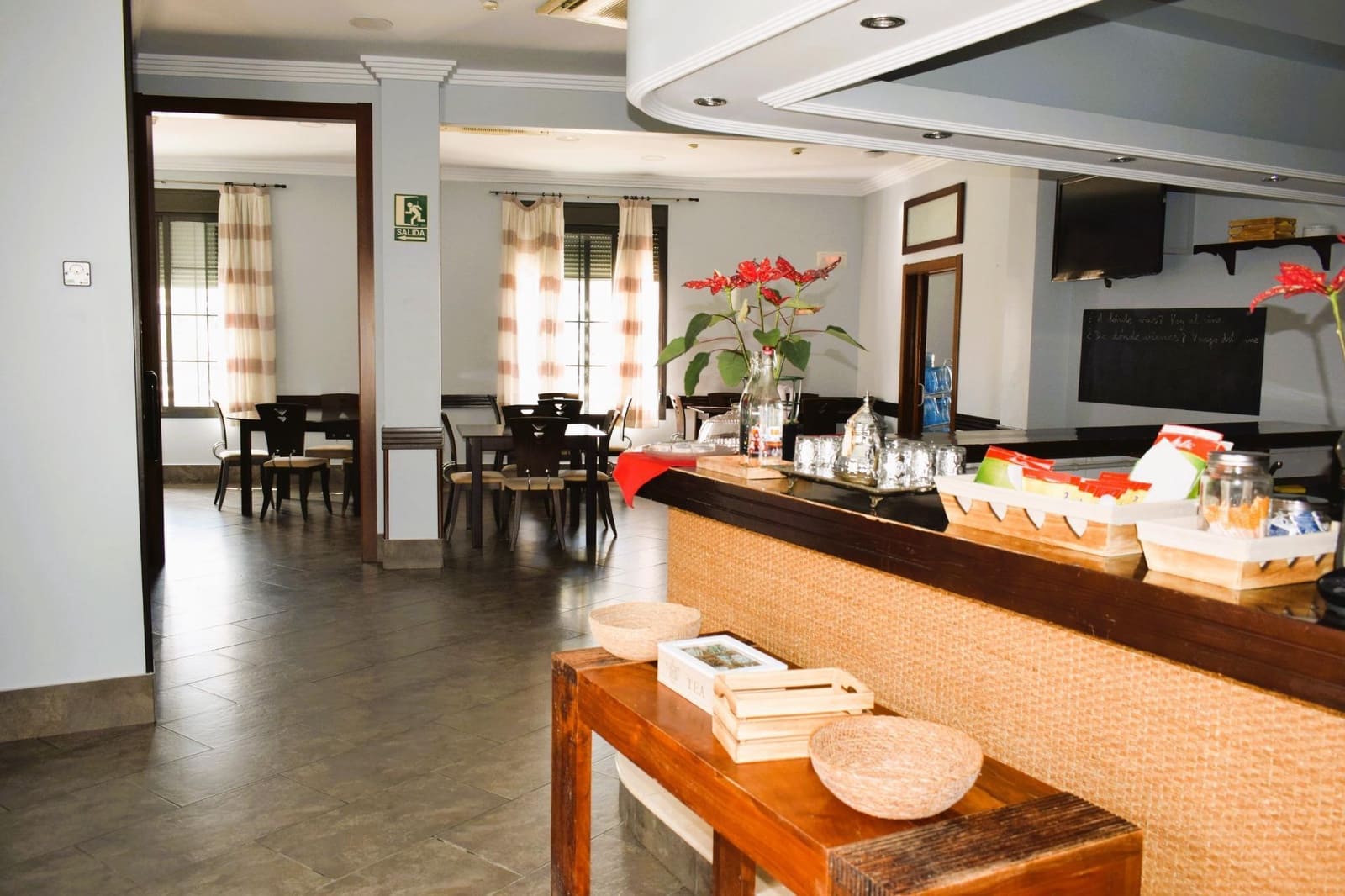 12 soveværelse Guesthouse/B & B til salg i San Bartolome de la Torre - € 800.000 (Ref: 7808088)