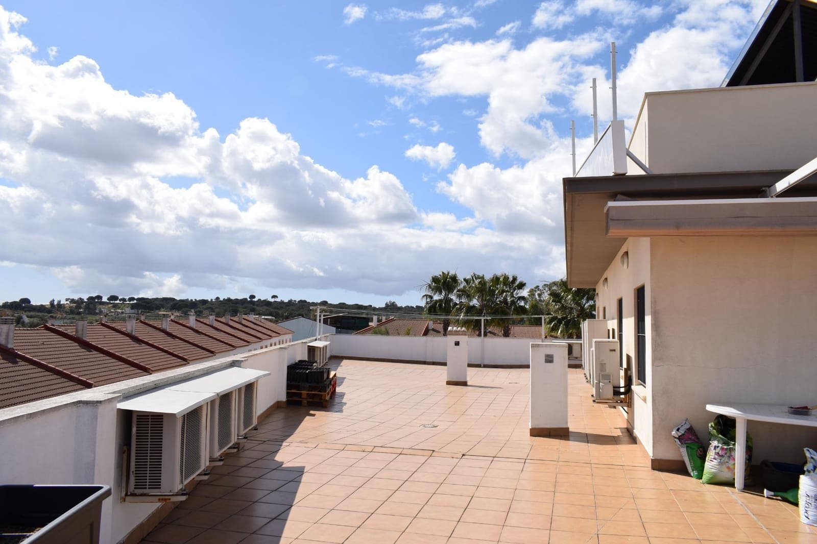 12 soveværelse Guesthouse/B & B til salg i San Bartolome de la Torre - € 800.000 (Ref: 7808088)