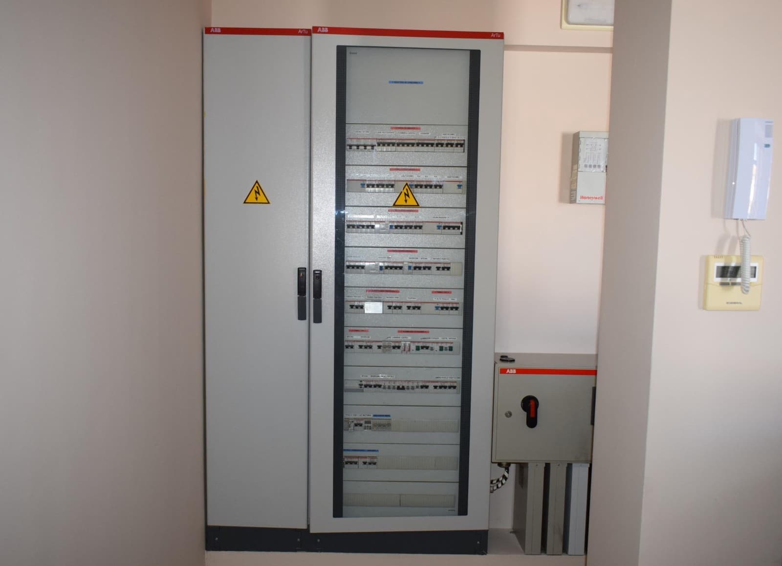 12 soveværelse Guesthouse/B & B til salg i San Bartolome de la Torre - € 800.000 (Ref: 7808088)