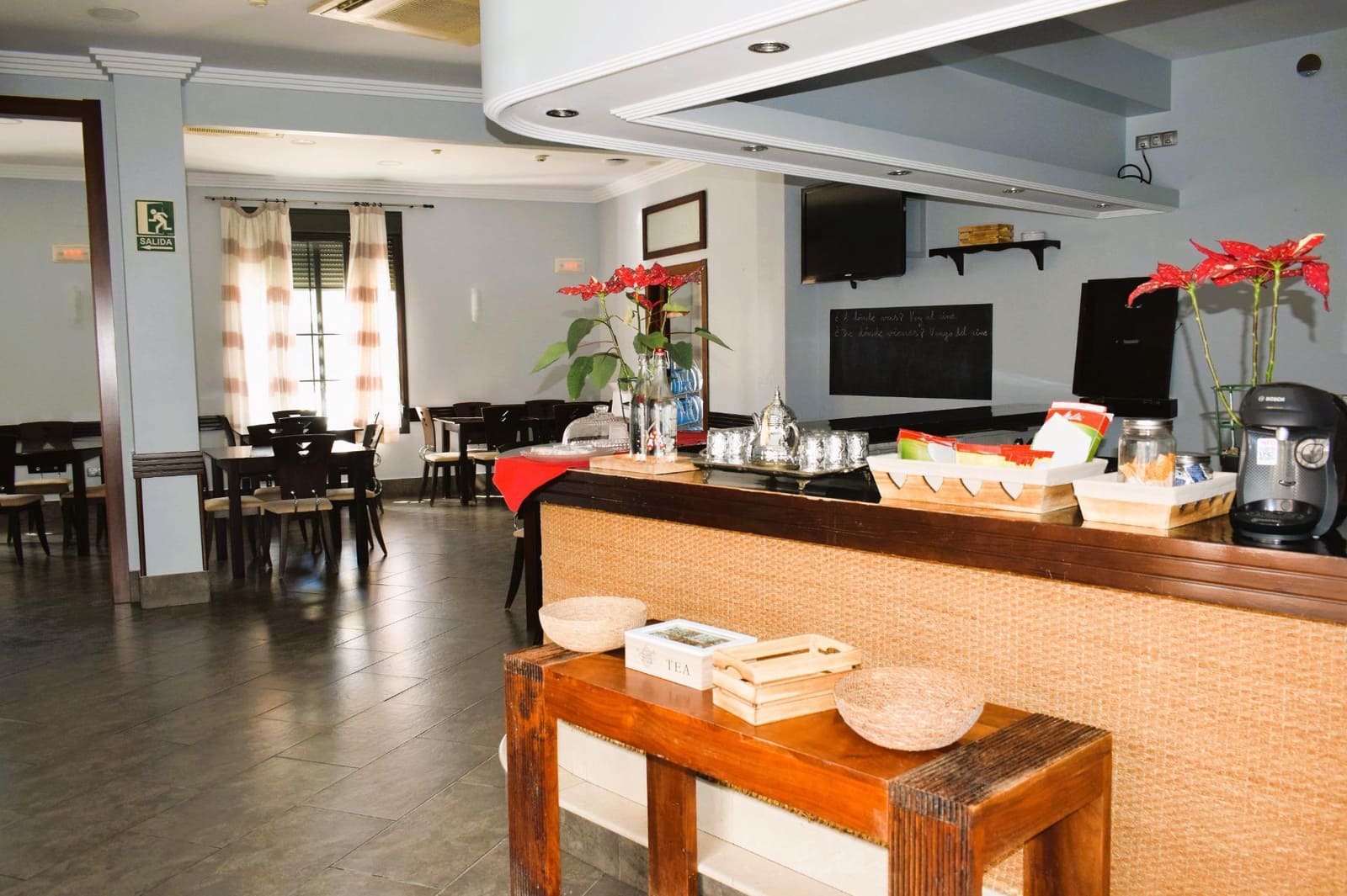 12 soveværelse Guesthouse/B & B til salg i San Bartolome de la Torre - € 800.000 (Ref: 7808088)