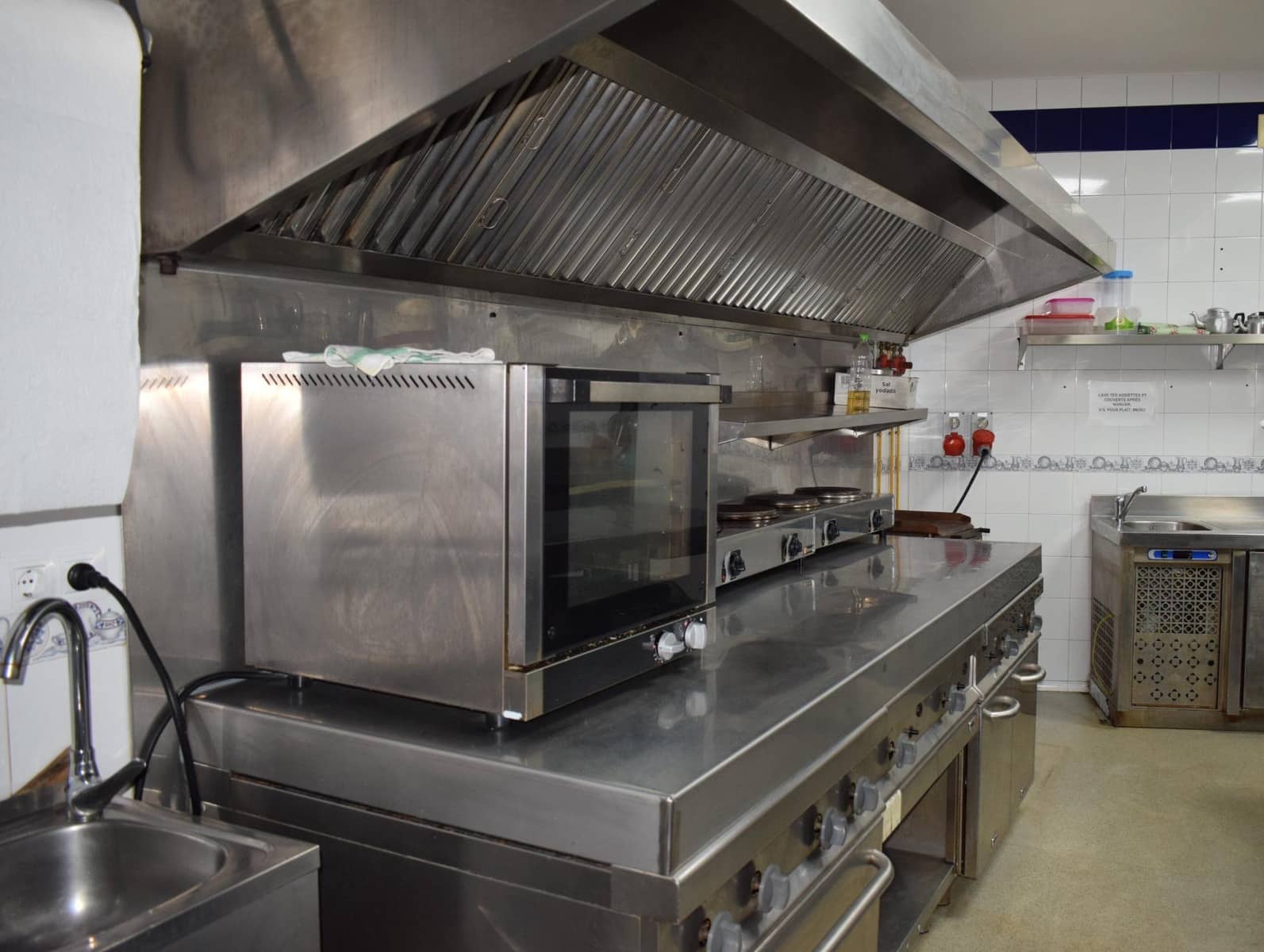 12 soveværelse Guesthouse/B & B til salg i San Bartolome de la Torre - € 800.000 (Ref: 7808088)