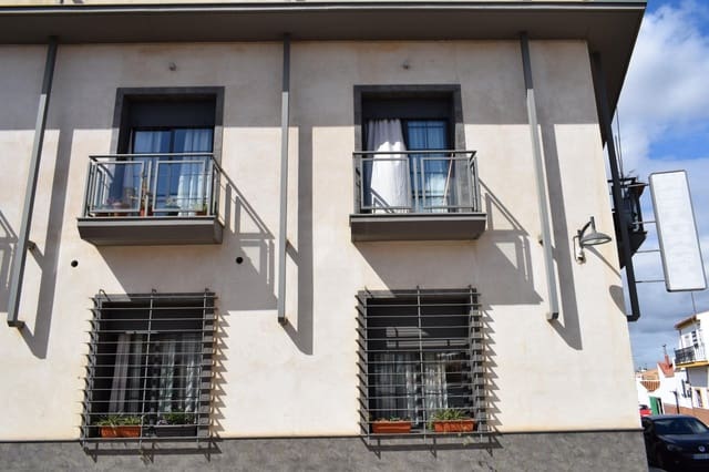12 makuuhuone Hotelli myytävänä paikassa San Bartolomé de la Torre - 799 990 € (Ref: 7808088)