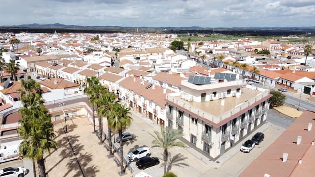 Hotel de 12 habitaciones en San Bartolomé de la Torre en venta - 799.990 € (Ref: 7808088)