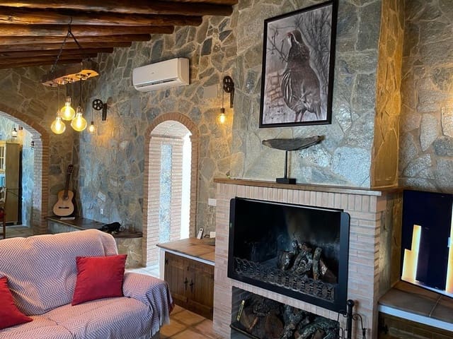 4 Zimmer Haus zu verkaufen in El Almendro mit Pool - 137.900 € (Ref: 8834659)