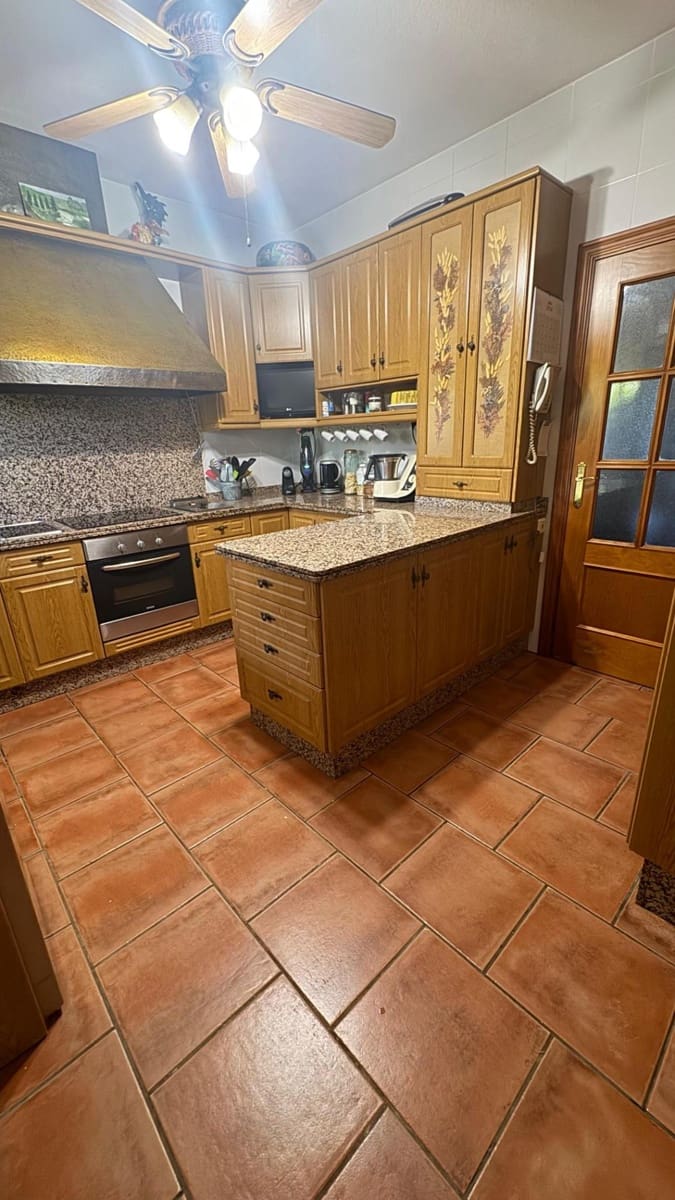 4 soveværelse Villa til salg i Aljaraque med swimmingpool - € 460.000 (Ref: 8836675)