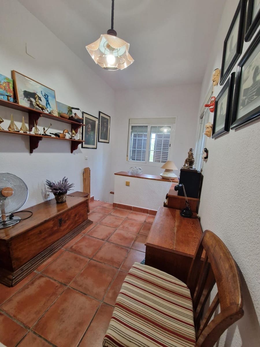 4 soveværelse Villa til salg i Aljaraque med swimmingpool - € 460.000 (Ref: 8836675)