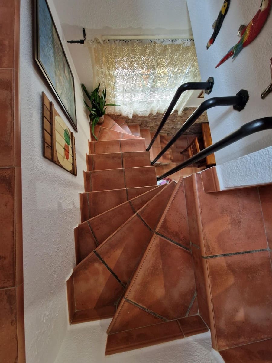 4 soveværelse Villa til salg i Aljaraque med swimmingpool - € 460.000 (Ref: 8836675)