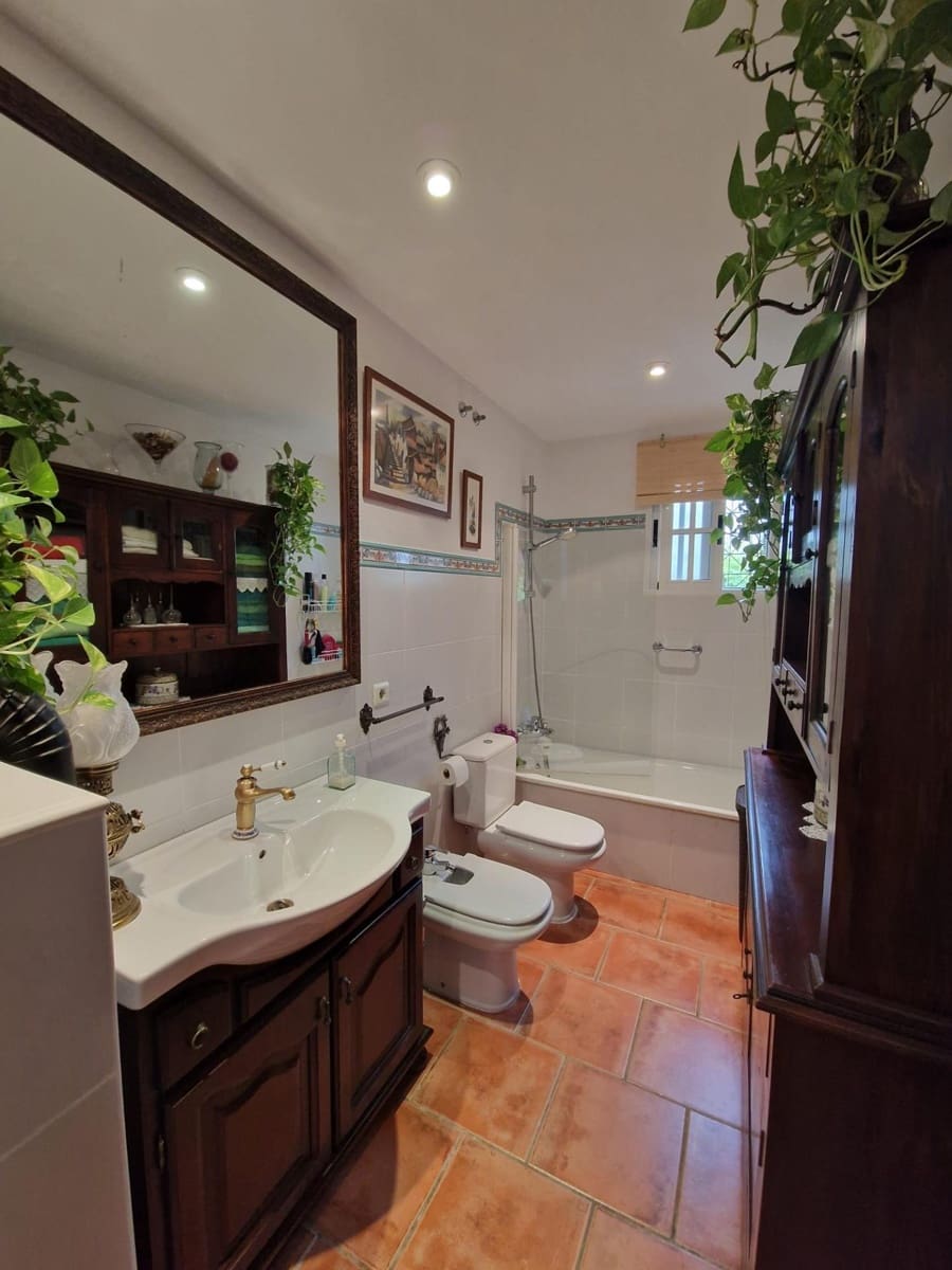 4 soveværelse Villa til salg i Aljaraque med swimmingpool - € 460.000 (Ref: 8836675)