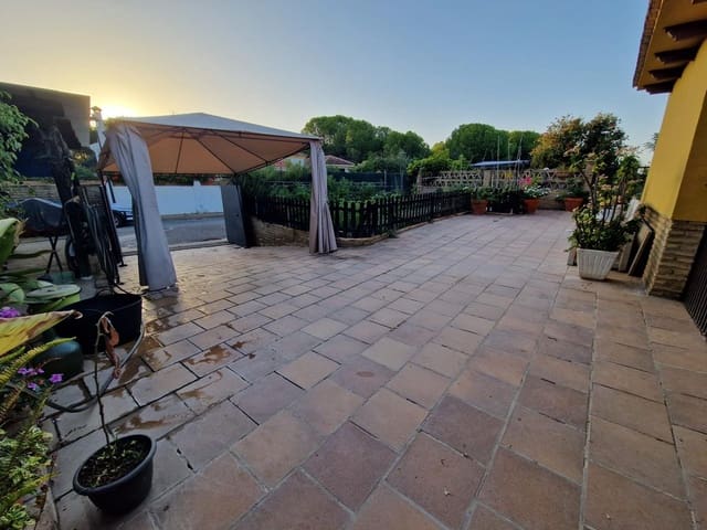 4 soveværelse Villa til salg i Aljaraque med swimmingpool - € 460.000 (Ref: 8836675)