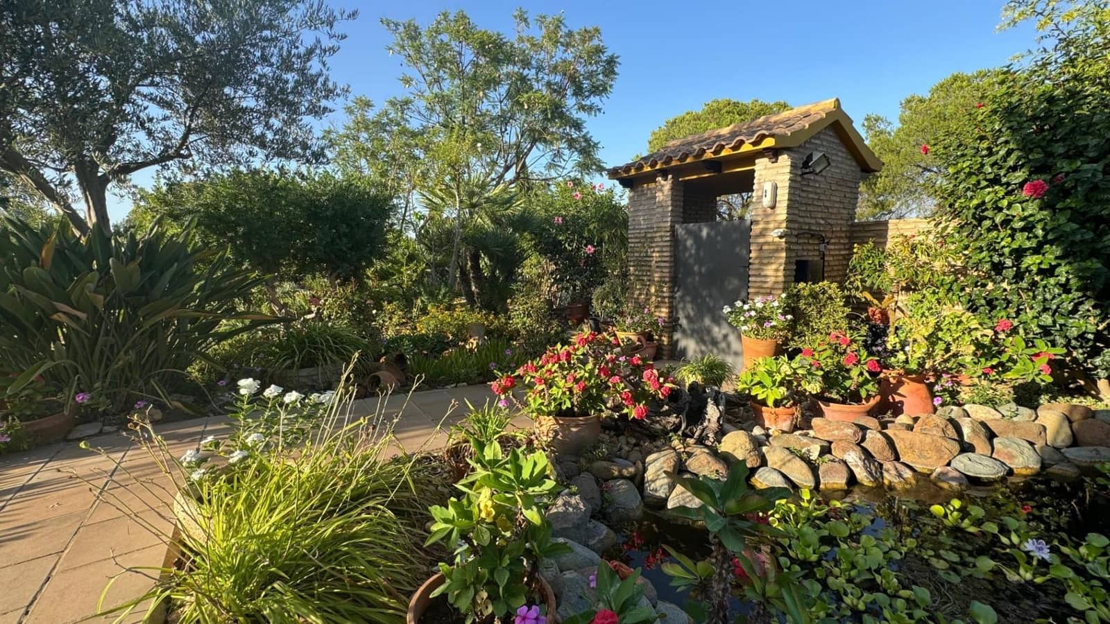 4 soveværelse Villa til salg i Aljaraque med swimmingpool - € 460.000 (Ref: 8836675)