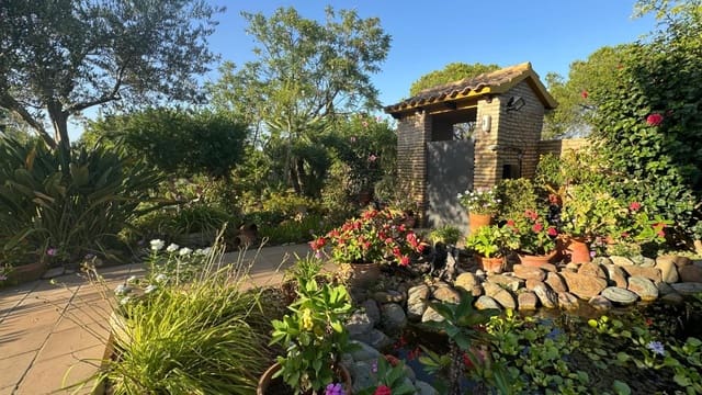 4 soveværelse Villa til salg i Aljaraque med swimmingpool - € 460.000 (Ref: 8836675)