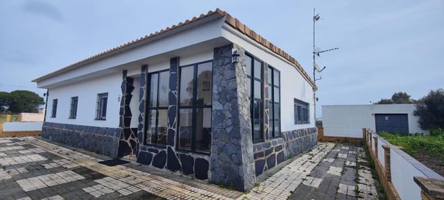 3 soveværelse Finca/Landehus til salg i Gibraleón med swimmingpool - € 295.000 (Ref: 8836677)