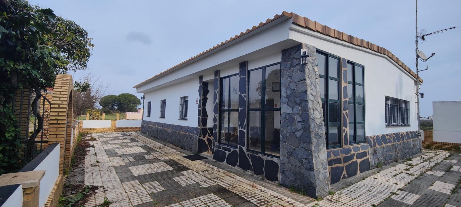 3 soveværelse Finca/Landehus til salg i Gibraleon med swimmingpool - € 295.000 (Ref: 8836677)