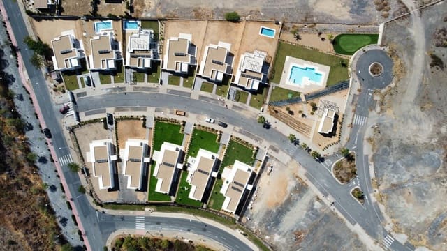 3 slaapkamer Villa te koop in Ayamonte met zwembad garage - € 363.000 (Ref: 8849560)