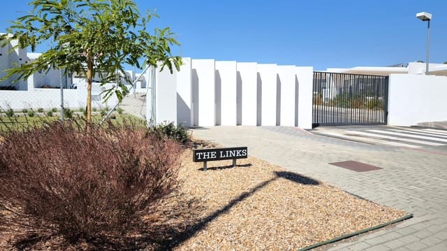 Chalet de 3 habitaciones en Ayamonte en venta con piscina - 348.000 € (Ref: 8849566)