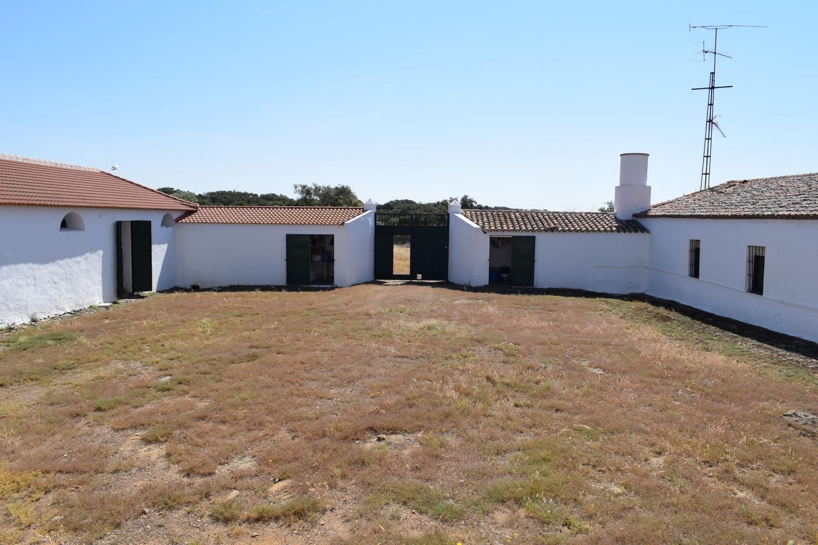 7 makuuhuone Maalaistalo myytävänä paikassa Villanueva de los Castillejos - 1 150 000 € (Ref: 9008160)