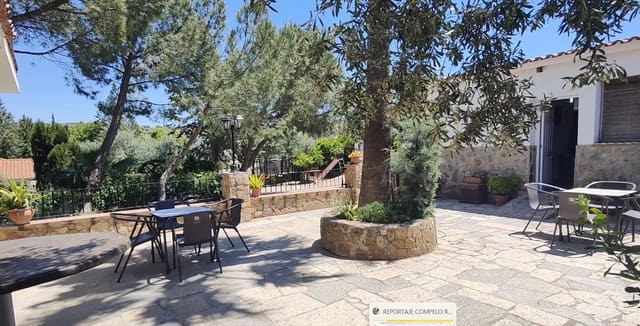 8 Zimmer Hotel zu verkaufen in Zafra mit Pool - 1.140.000 € (Ref: 9029659)