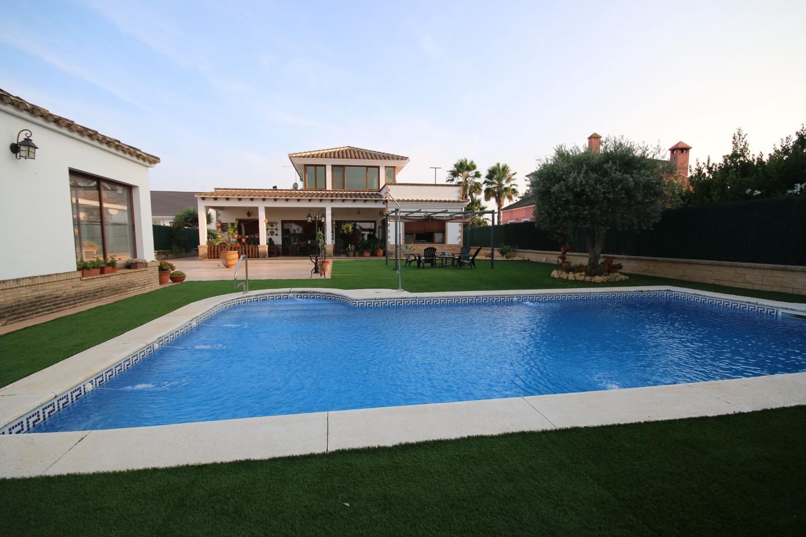 4 soveværelse Villa til salg i Lepe med swimmingpool garage - € 480.000 (Ref: 9059489)