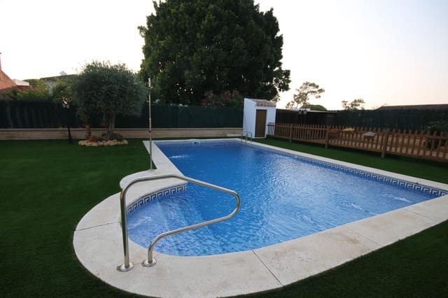 4 Zimmer Villa zu verkaufen in Lepe mit Pool Garage - 465.000 € (Ref: 9059489)