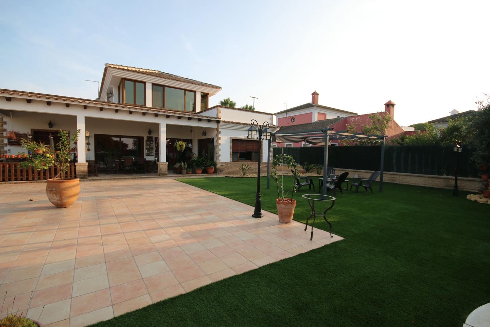 4 bedroom Villa for sale in Lepe with pool garage - € 480,000 (Ref: 9059489)