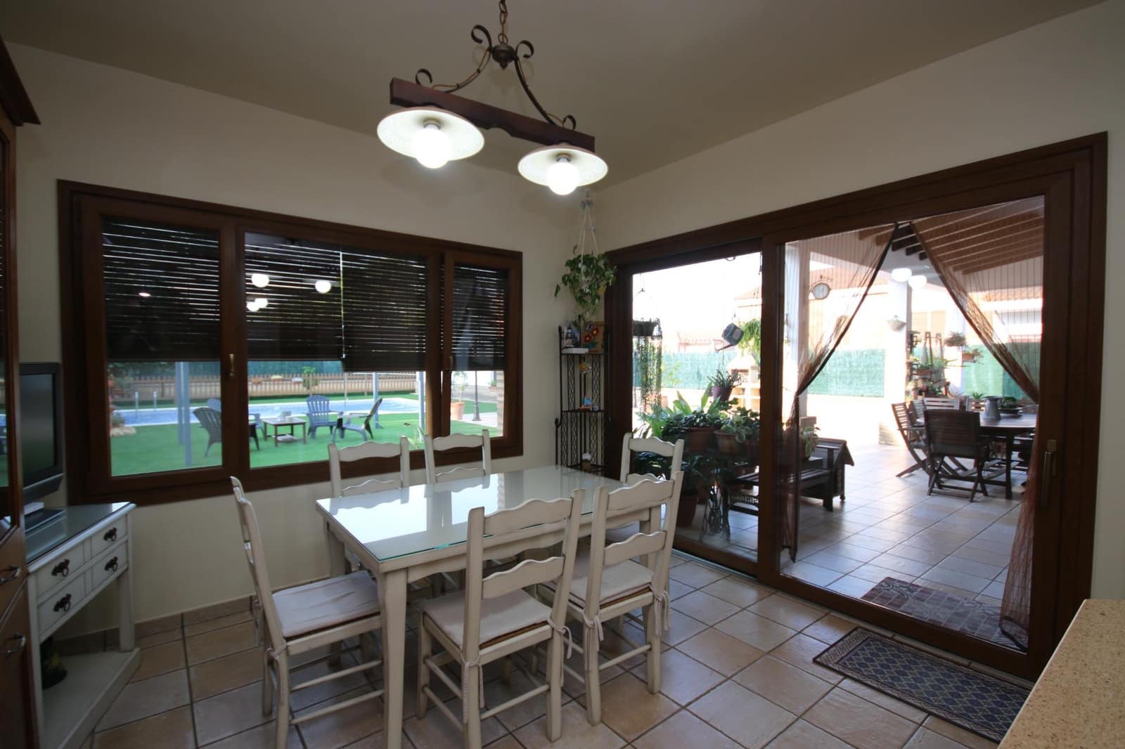 4 bedroom Villa for sale in Lepe with pool garage - € 480,000 (Ref: 9059489)